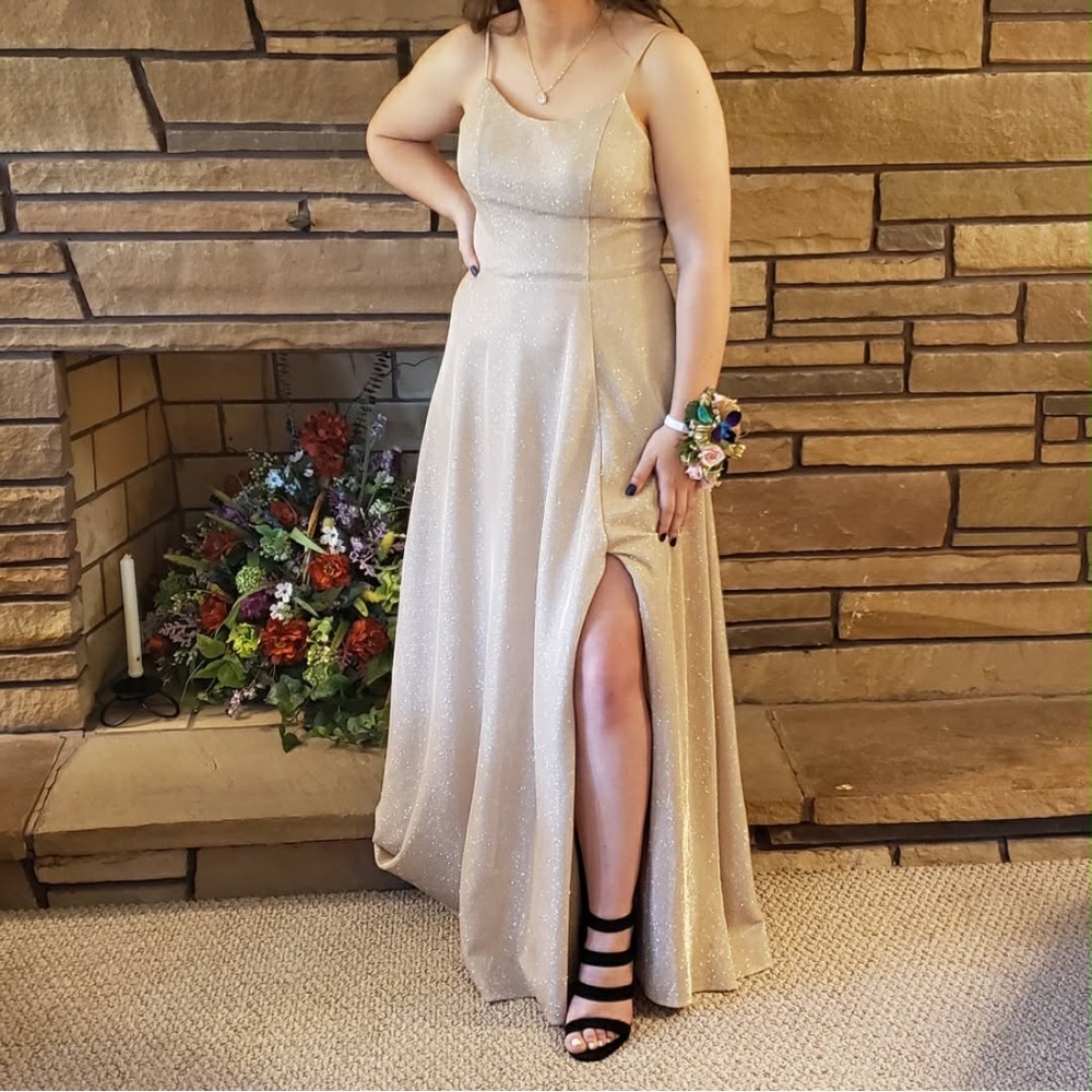 Elegant Cream Evening Gown - Picture 2 of 2